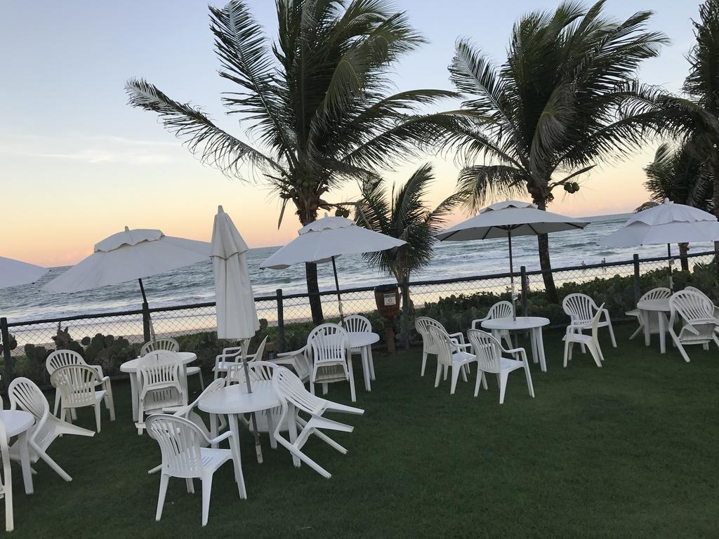 Flat Guarajuba Beira Da Praia Pe Na Areia Exteriér fotografie